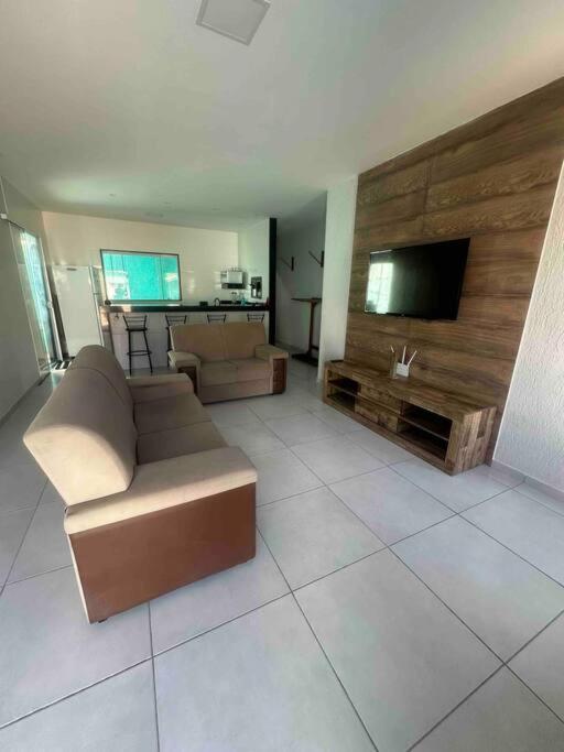 Casa Com Piscina E Churrasqueira